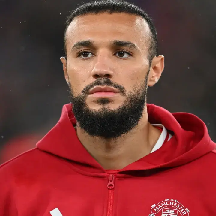 Bek Manchester United Noussair Mazraoui Terancam Absen Lawan Brentford