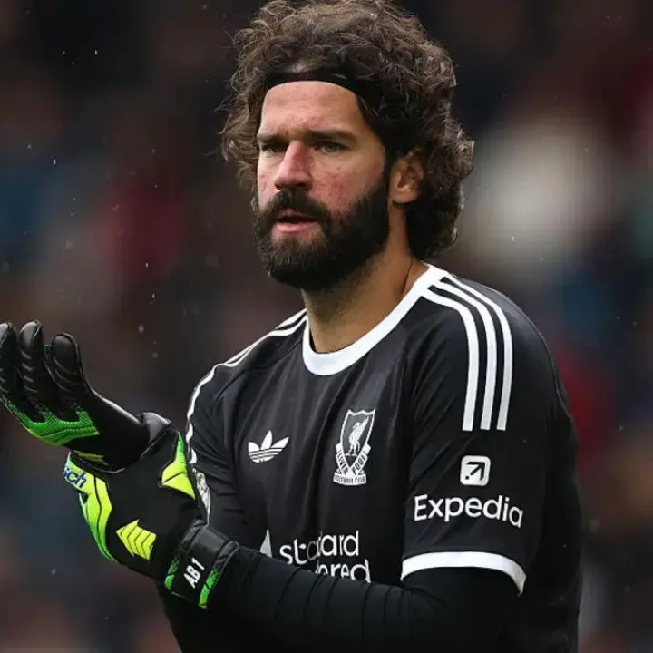 Kekalahan di Liga Champions Diperparah Cedera Alisson, Liverpool Tanpa Kiper Utama Kontra Chelsea