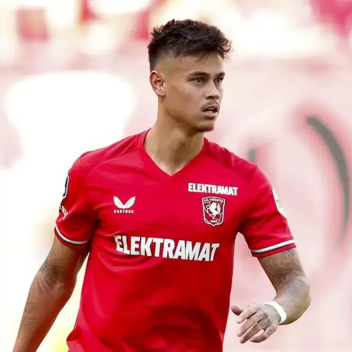 FC Twente Ajukan Kontrak Baru untuk Mees Hilgers, Siap Akhiri Drama Transfer Panjang