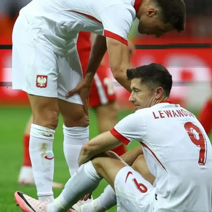 Jelang Duel El Clasico, Robert Lewandowski Dipastikan Absen Akibat Cedera