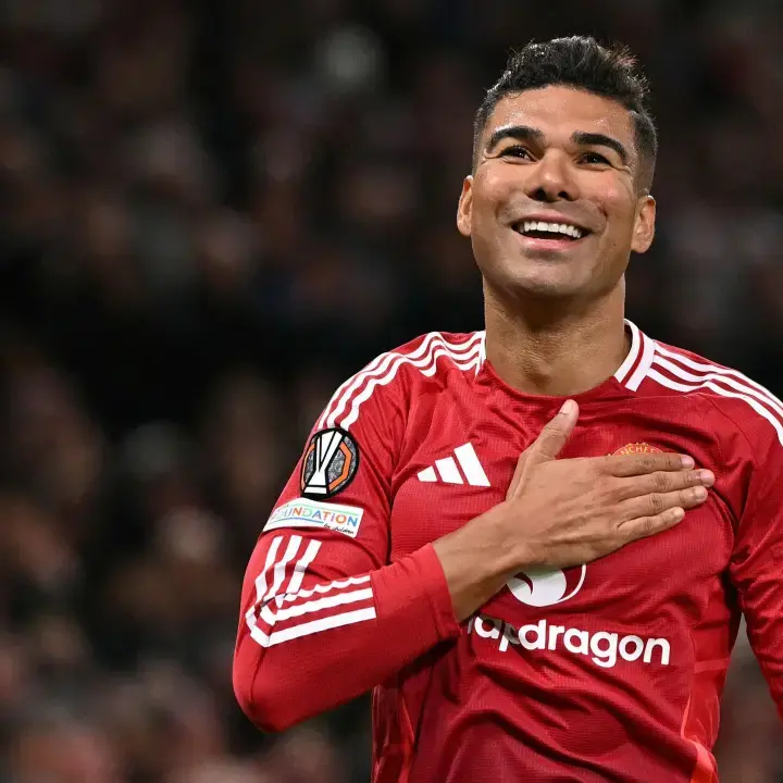 Michael Carrick Nilai Casemiro Masih Punya Peran Vital di MU Berkat Sentuhan Taktik Ruben Amorim