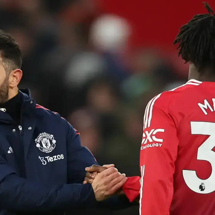 Kritik Tajam Roy Keane untuk Mainoo: Belum Layak Jadi Starter Manchester United