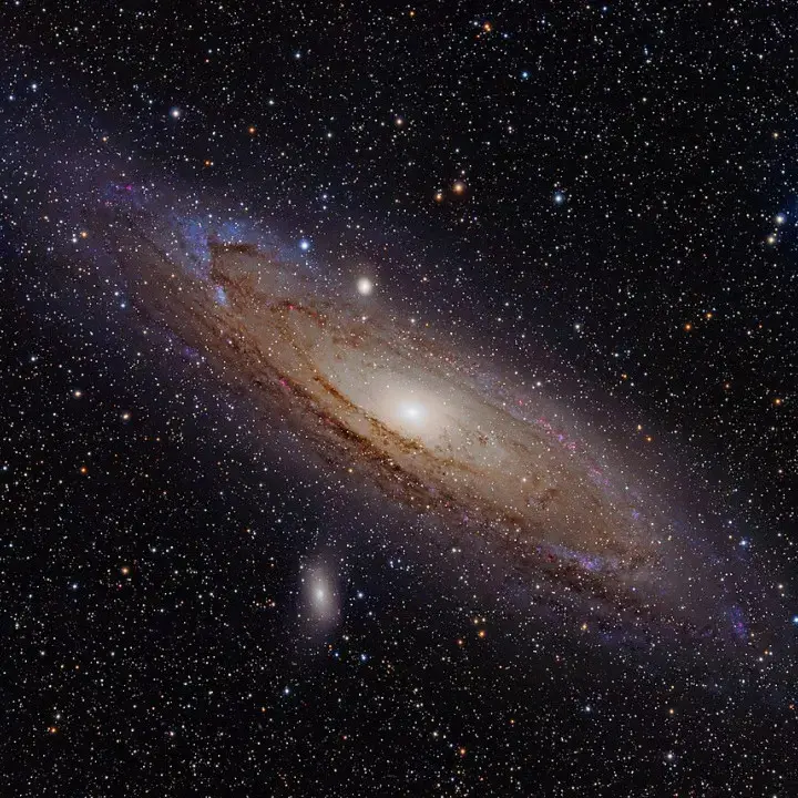 Galaksi Andromeda Terlihat di Langit Malam Awal Oktober, Begini Cara Mengamatinya