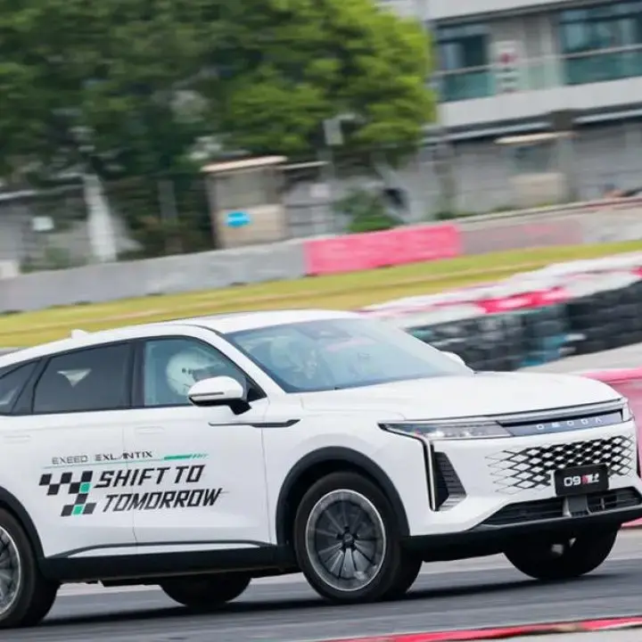 Chery Uji Performa Omoda O9 SHS di Sirkuit Tianma Shanghai