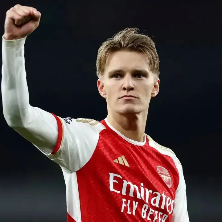 Barcelona Incar Martin Odegaard, Siap Wujudkan Trio Kreatif Bersama Pedri dan De Jong