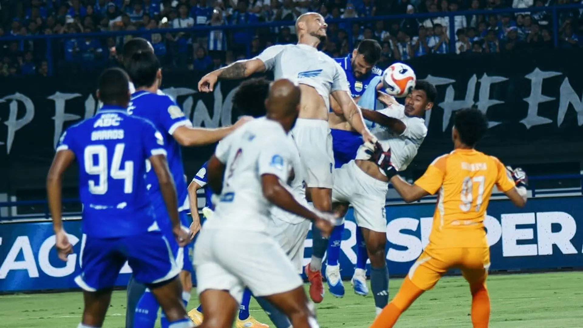 Persib Bandung Cetak Sejarah di 2025: Juara Beruntun, Lolos 16 Besar Asia, dan Skuad Baru