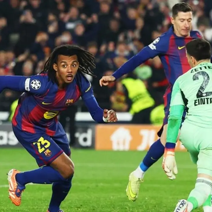 Brace Jules Kounde Antar Barcelona Raih Kemenangan 2-1 Atas Eintracht Frankfurt
