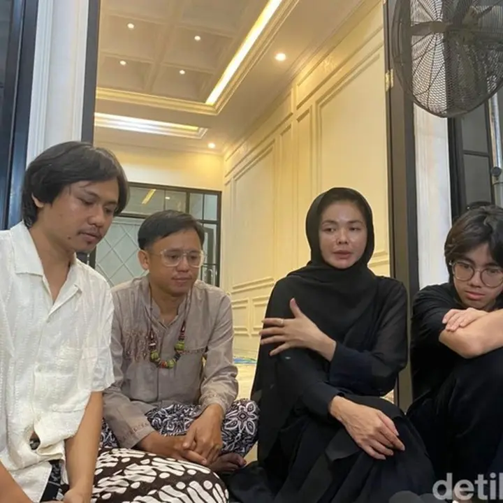 Istri Luruskan Wasiat Epy Kusnandar: Ucapan Dimakamkan di Garut Hanya Akting