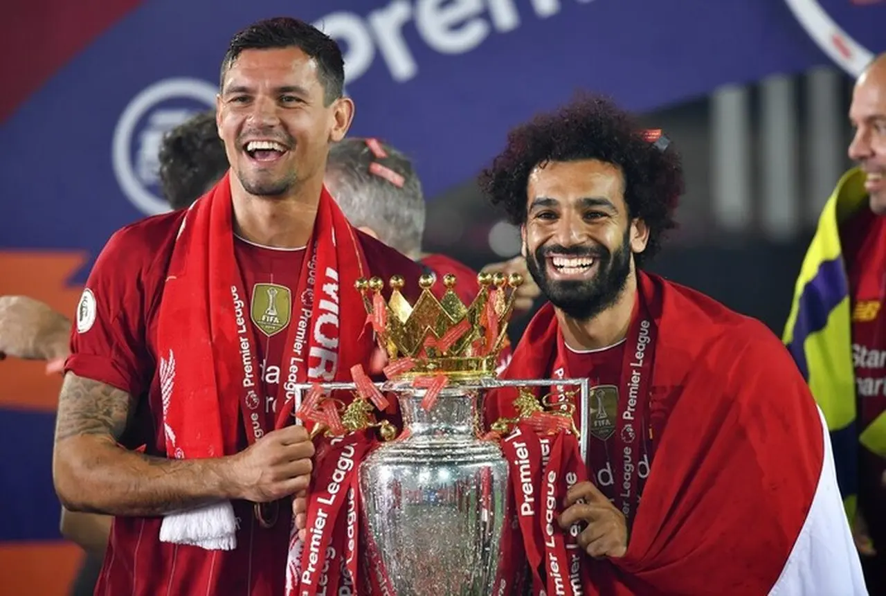 Dejan Lovren Pasang Badan untuk Mo Salah, Rekor Gemilang Jadi Sindiran ke Jamie Carragher