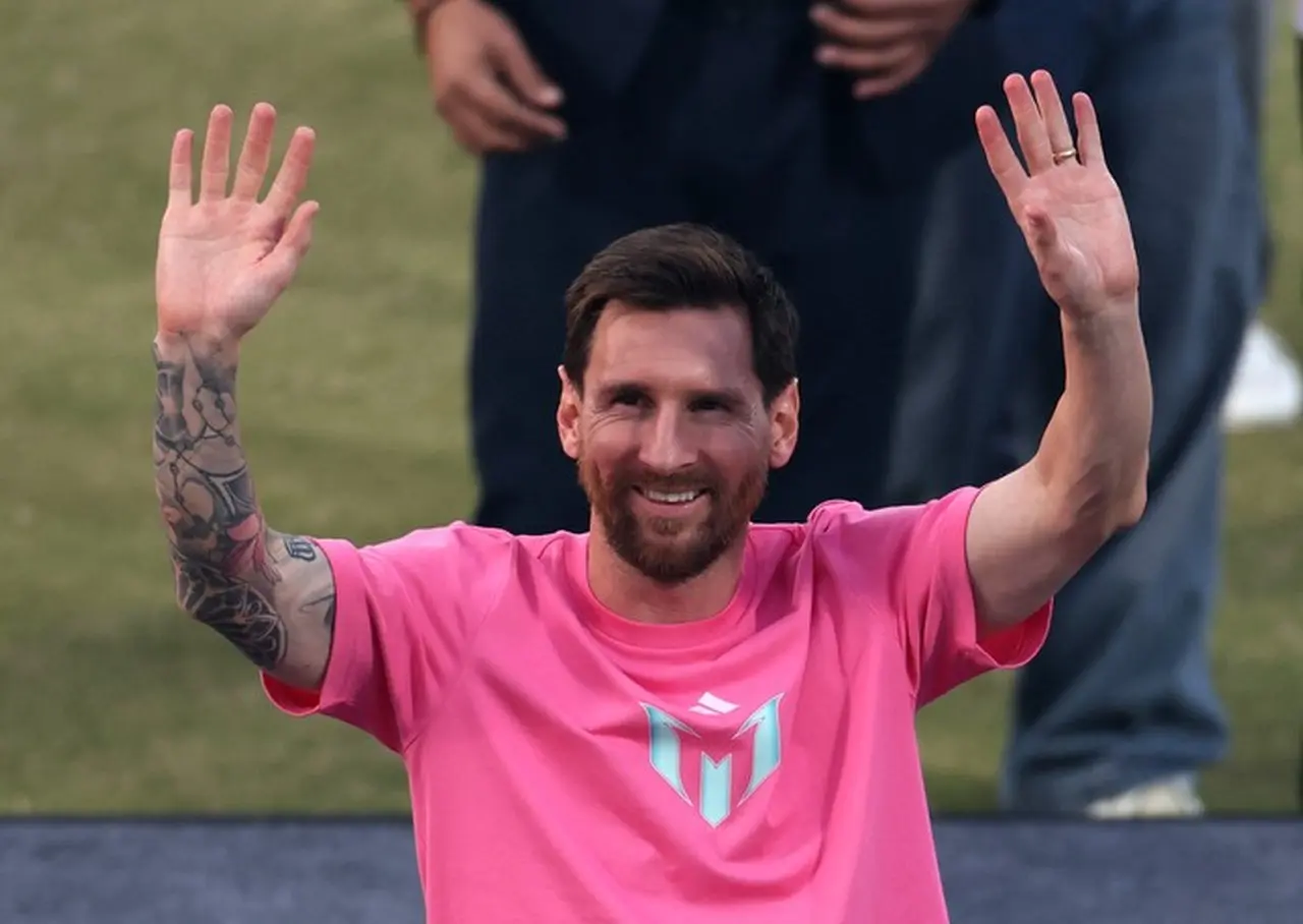 Lionel Messi Tegaskan Tak Terobsesi Statistik, Publik Nilai Sindiran Halus ke Cristiano Ronaldo