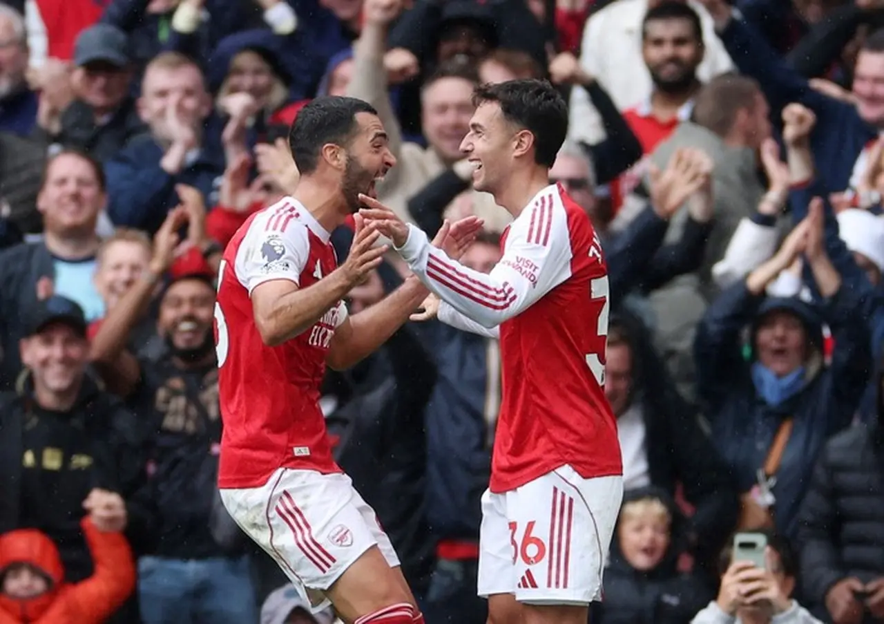 Gary Neville Jagokan Arsenal Juara Liga Inggris, Sebut Konsistensi Jadi Kunci Utama
