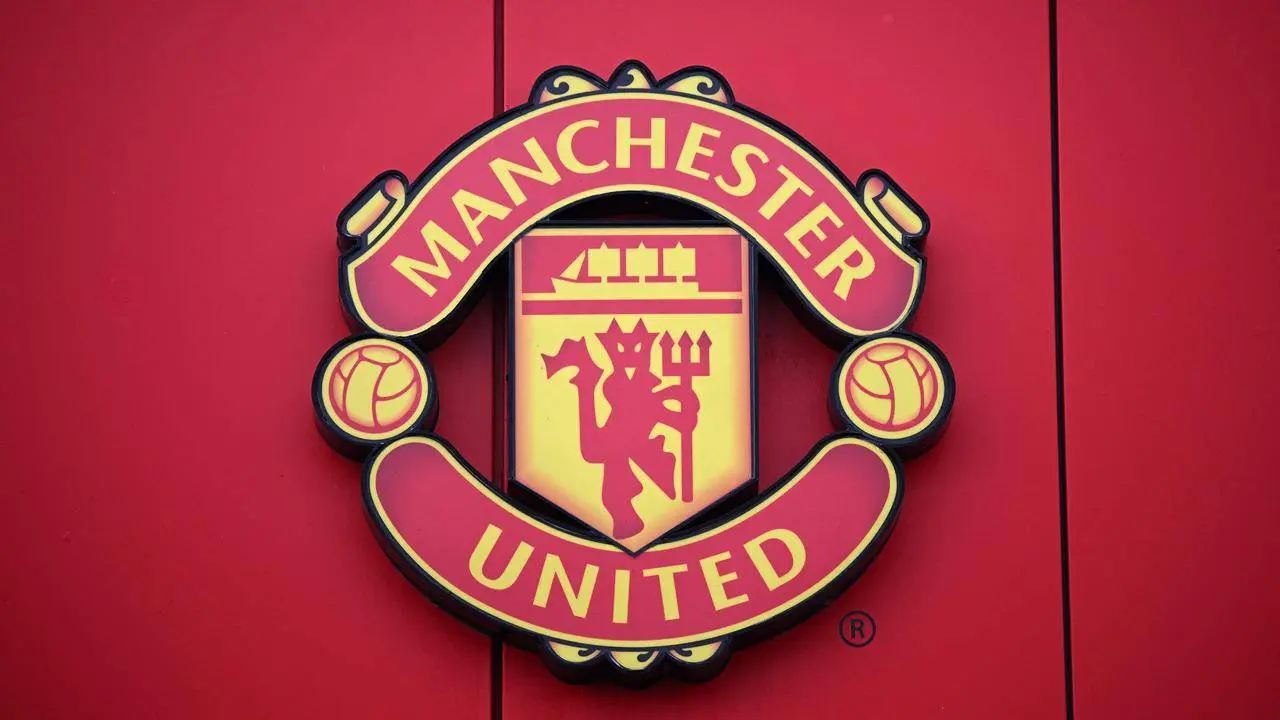 Gary Neville Mendesak Manchester United Akhiri Eksperimen Manajer, Cari yang Sesuai DNA Klub