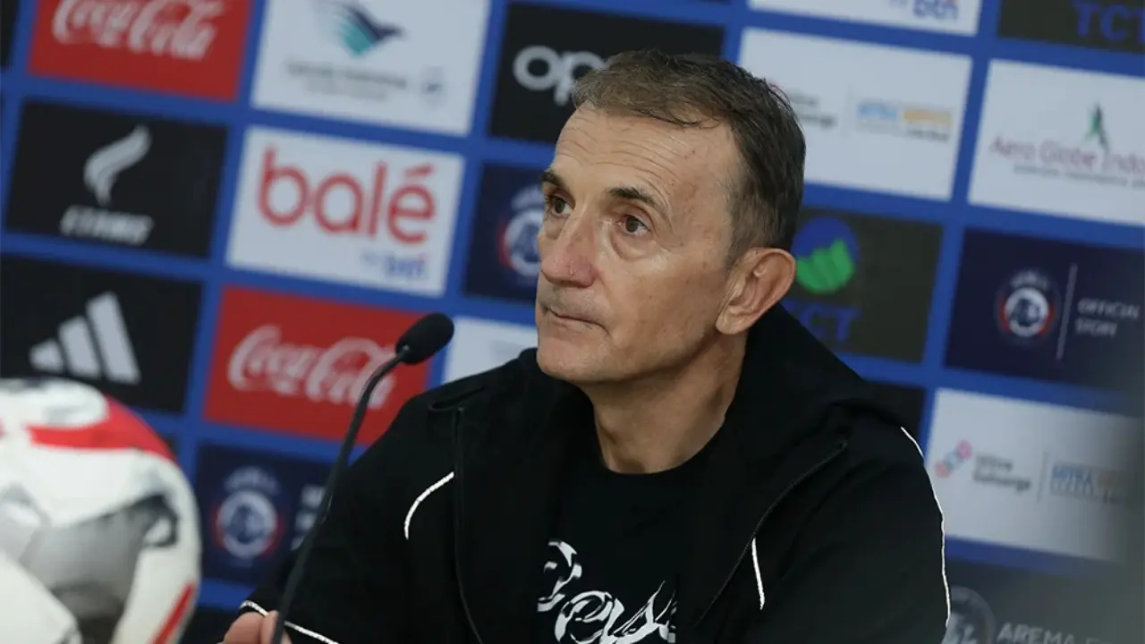 Milomir Seslija Persis Solo Tak Gentar Hadapi Kekuatan Arema Fc