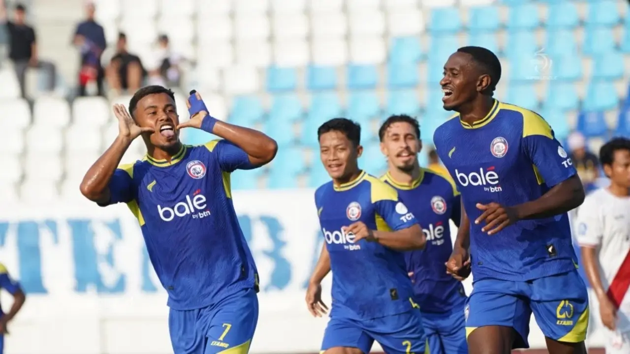 Persib Bandung Vs Arema Fc Marcos Santos Andalkan Pengalaman Pemain Singo Edan Untuk Curi Poin Di Gbla