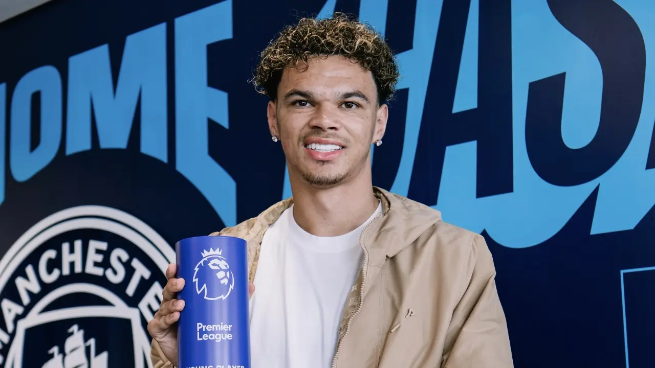 Bintang Muda Manchester City Nico O Reilly Resmi Raih Penghargaan Pemain Muda Terbaik Premier League 2025 2026