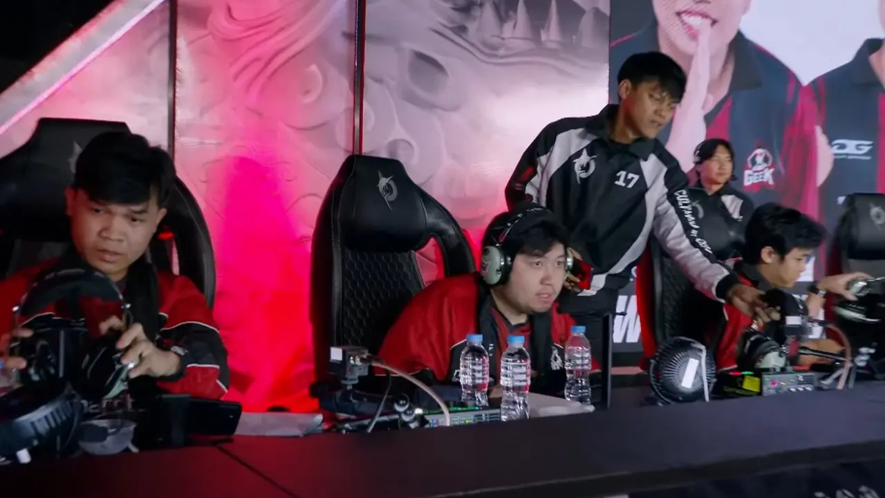 Hasil MPL ID S17 Hari ke-3 Pekan ke-6: GEEK Fam Tampil Solid dan Unggul 1-0 Atas EVOS di Game Pertama