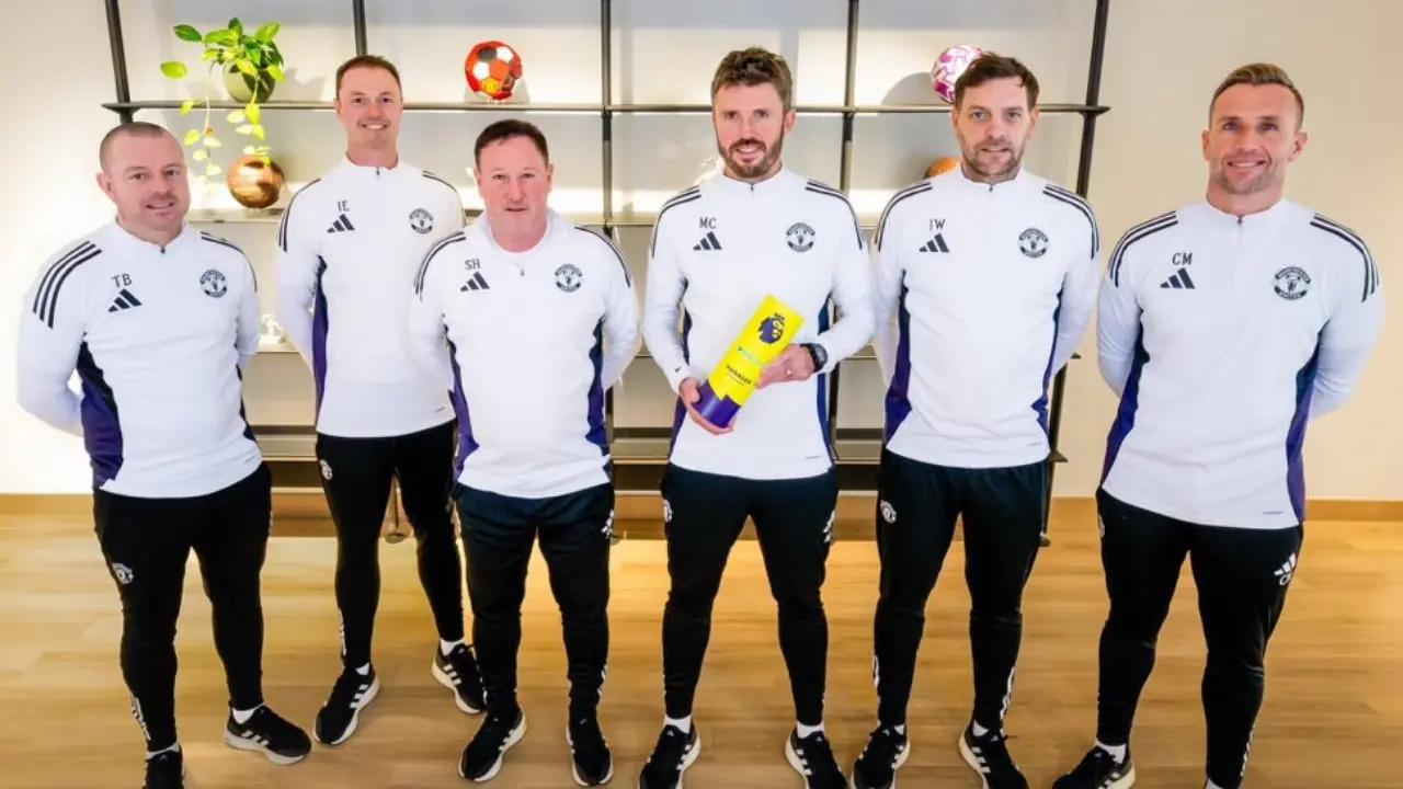 Manchester United Tidak Ubah Staf Pelatih Steve Holland Hingga Jonny Evans Tetap Bertahan Sebagai Bagian Dari Staf Michael Carrick