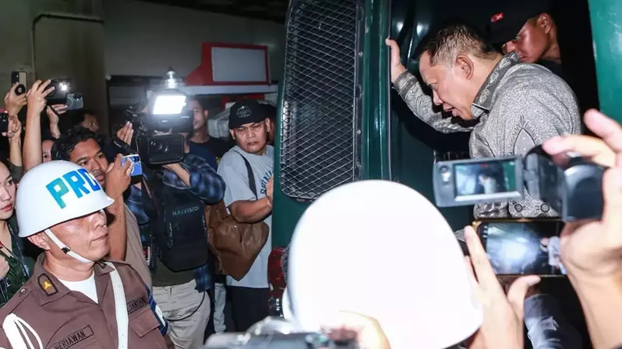 Eks Jampidsus Febrie Adriansyah Ditahan KPK Terkait Dugaan TPPU