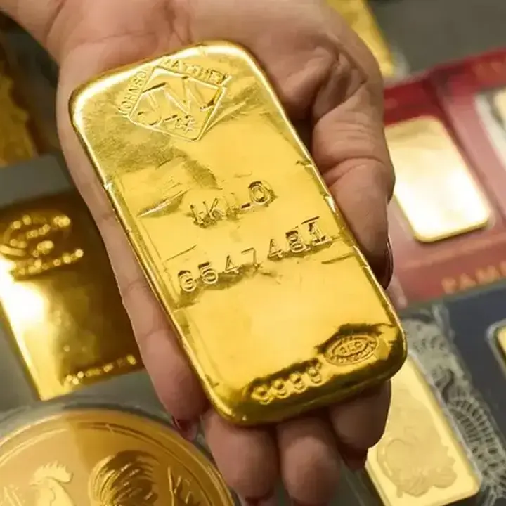 Emas Tertekan di Bawah US$ 4.000 Akibat Kenaikan Minyak dan Suku Bunga AS