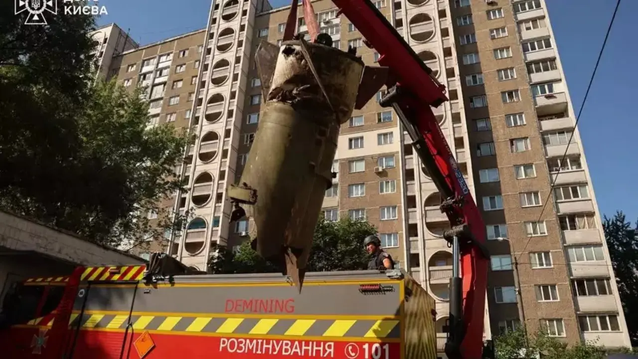Eskalasi Perang: Rusia Gempur Kyiv, Ukraina Balas dengan Serangan Drone ke Depo Minyak