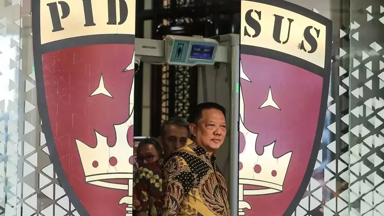 Komisi III DPR Minta Febrie Ardiansyah Segera Ditahan Terkait Tiga Perkara Korupsi