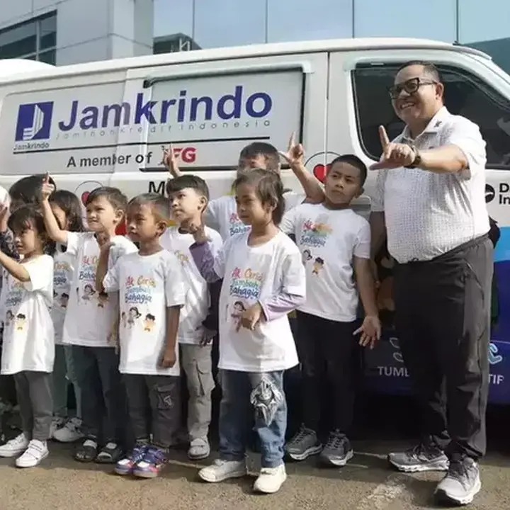 Mobil PELITA Jamkrindo Jangkau Literasi Anak di Sekolah