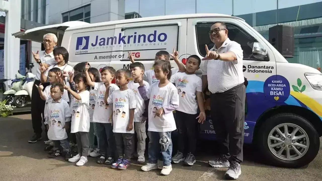Mobil PELITA Jamkrindo Jangkau Literasi Anak di Sekolah