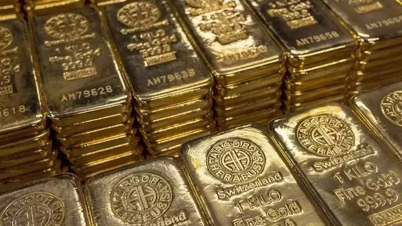 Pasar Emas Global Tekan Harga Lokal, China Tambah Cadangan