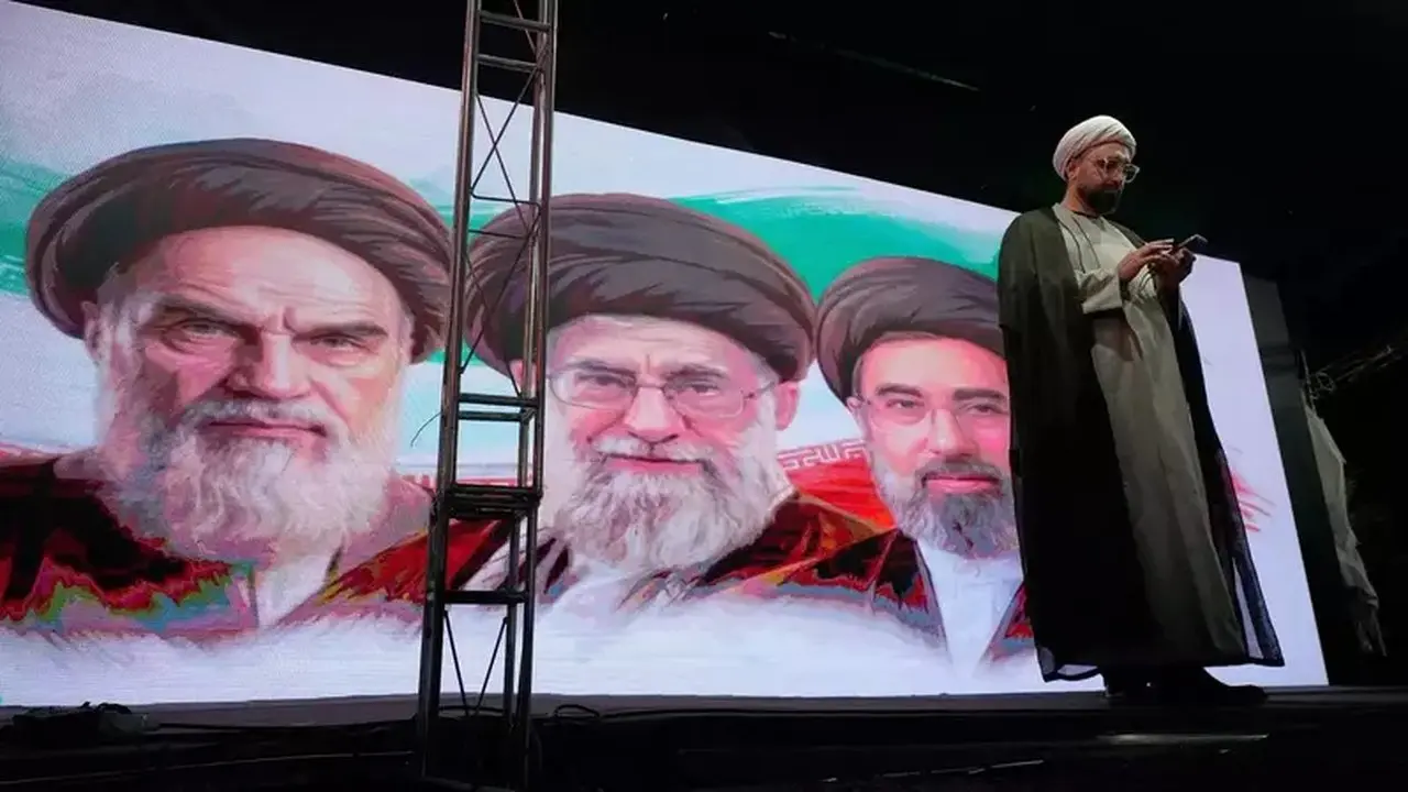 Pesan Khamenei: Iran Perlu Akhiri 'Tidak Perang, Tidak Damai' dengan AS