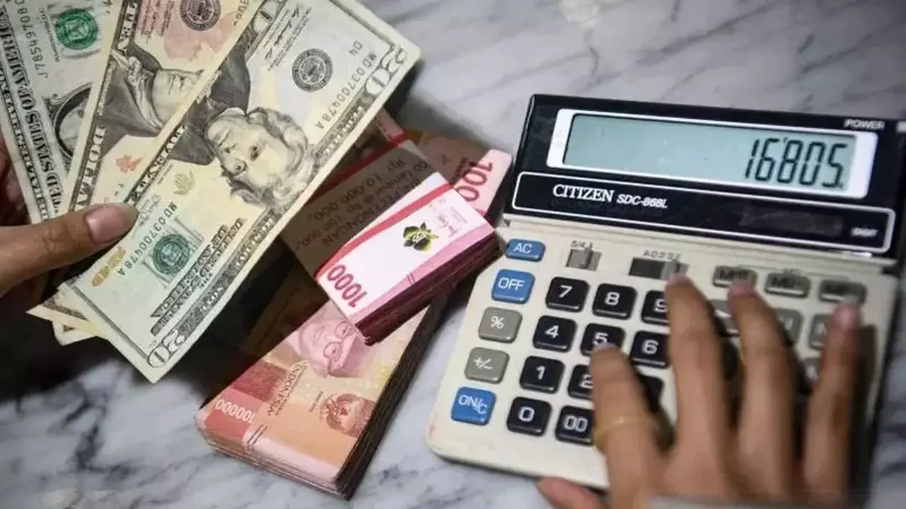 Rupiah Melemah 0,38% Sepekan, Analis Prediksi Tekanan Eksternal Berlanjut