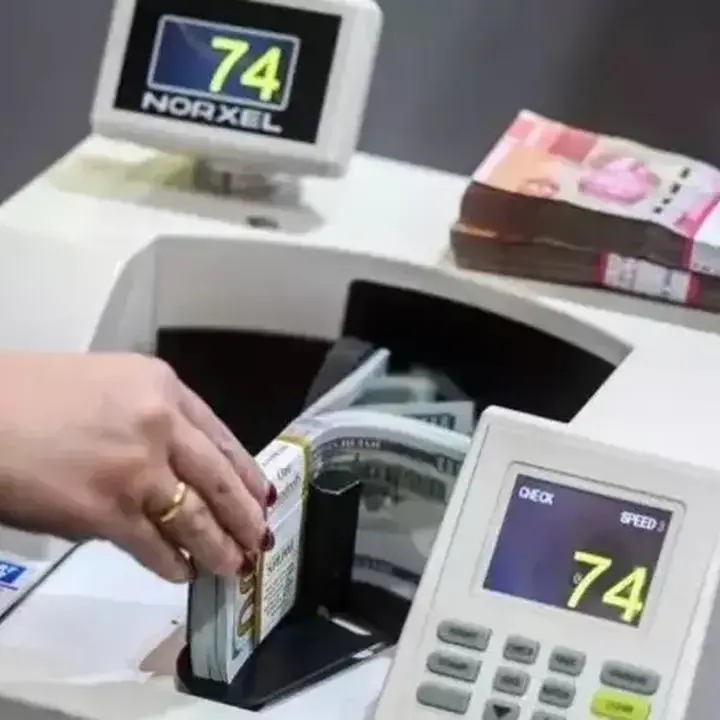 Rupiah Tertekan, Pengunduran Diri Gubernur BI Jadi Sorotan Pasar