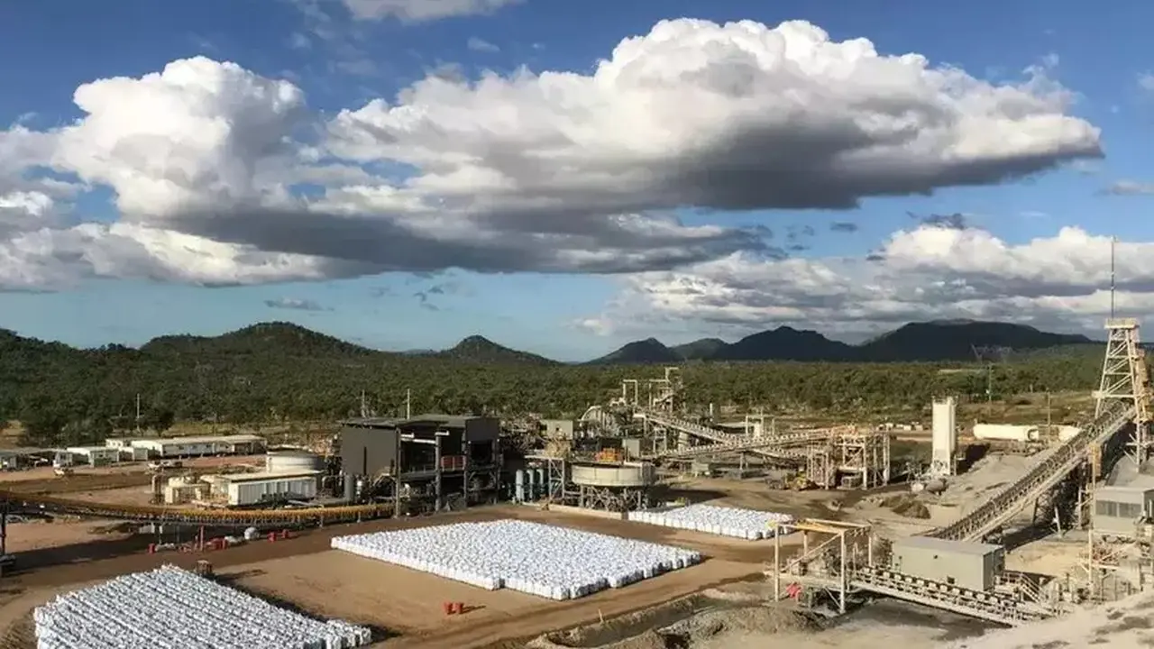 Saham BUMI Melambung Didorong Akuisisi Tambang Emas dan Peresmian Proyek Baru